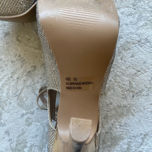 Qupid Shimmering Gold Strappy Heels Size 10 - Picture 4 of 5